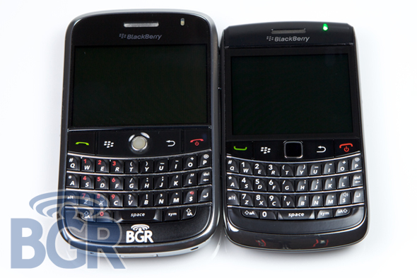 tourvs9700 BlackBerry Tour vs BlackBerry 9700